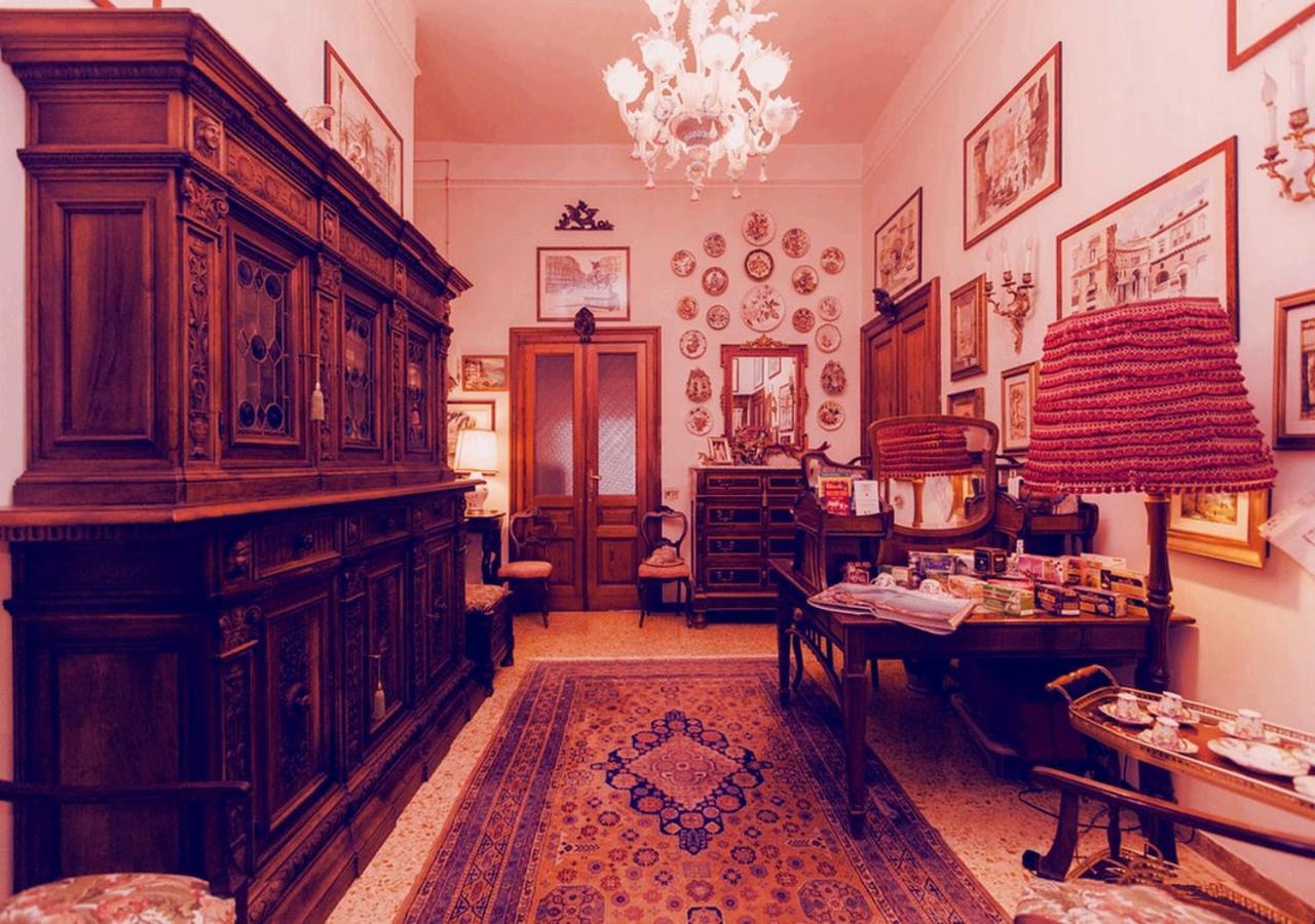 Atmosfere Del Centro Storico Couette-café Naples