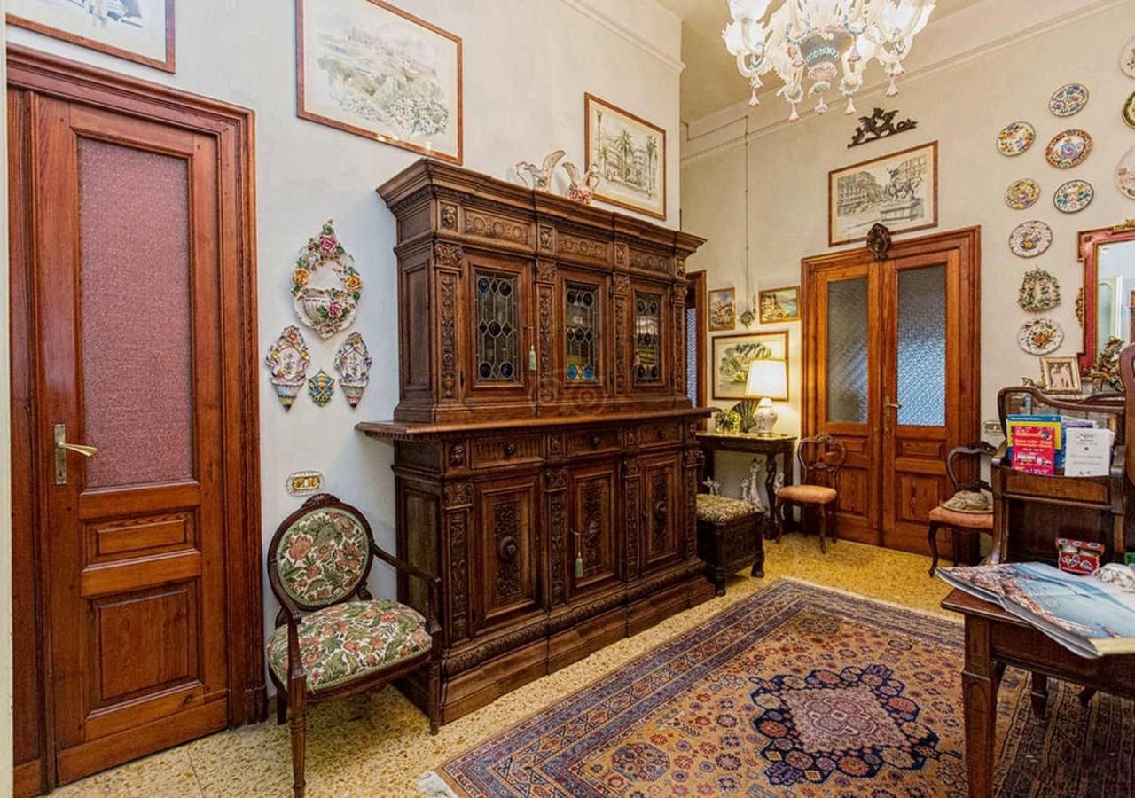 Atmosfere Del Centro Storico Couette-café 3*