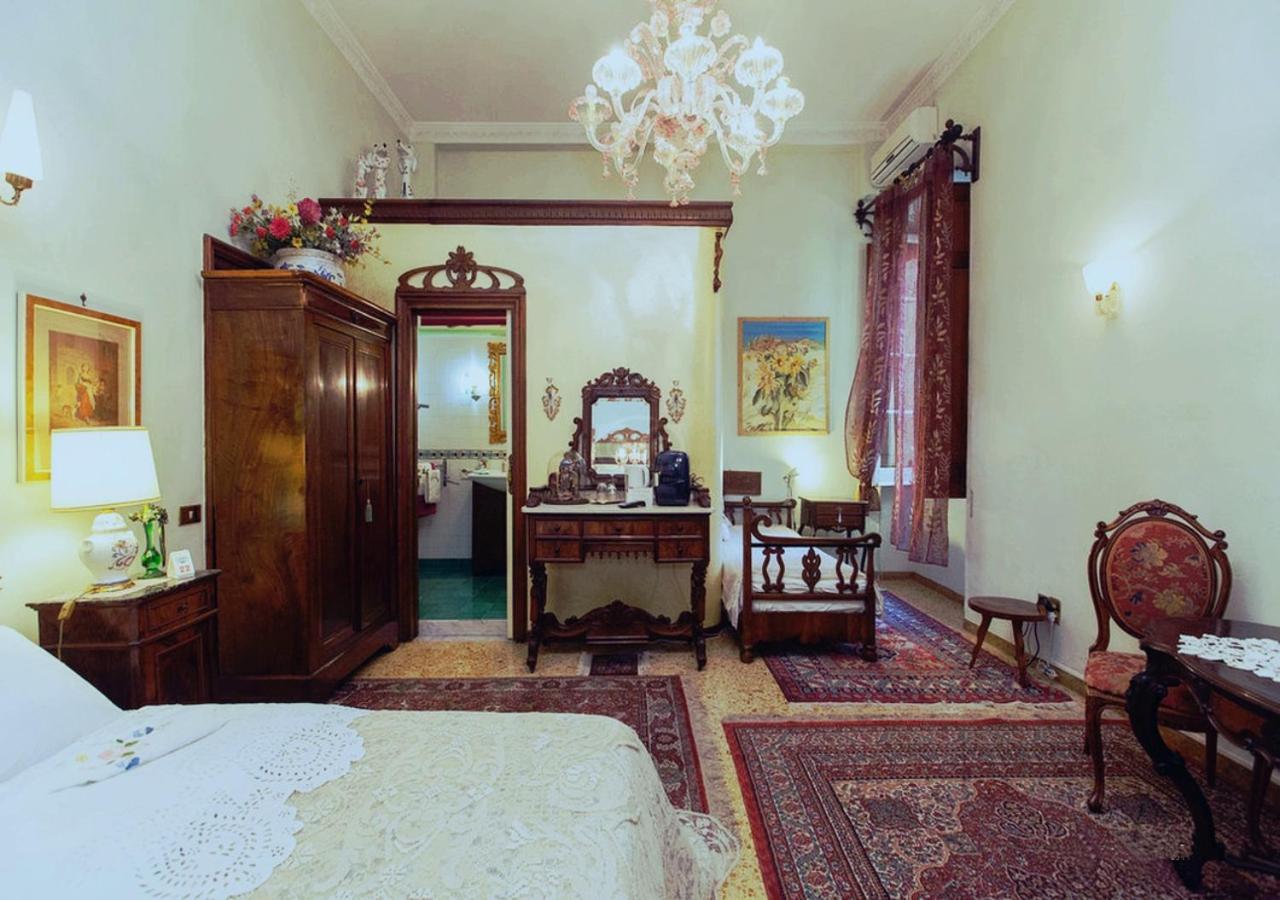 Atmosfere Del Centro Storico Couette-café 3*