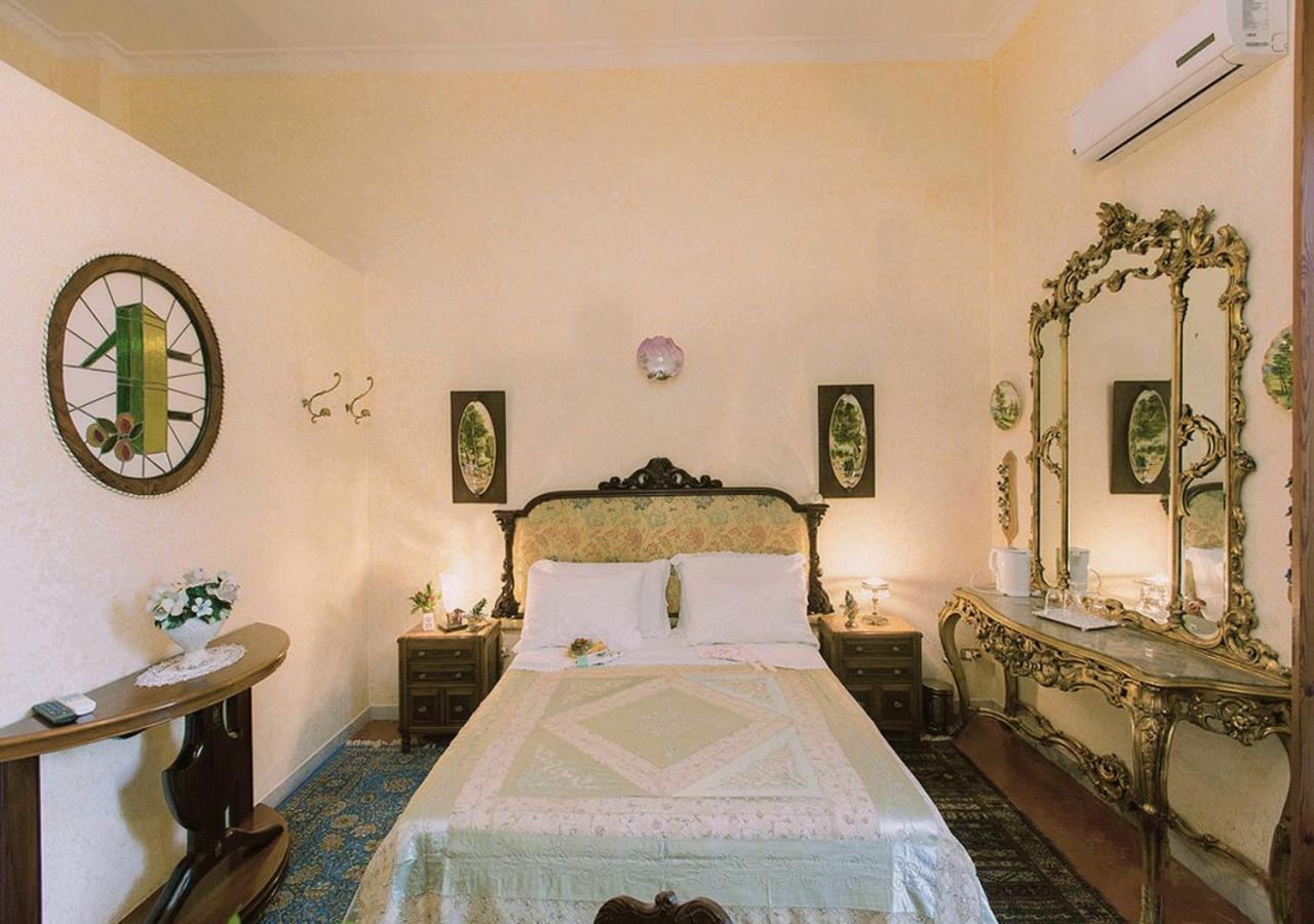 Atmosfere Del Centro Storico Couette-café Naples
