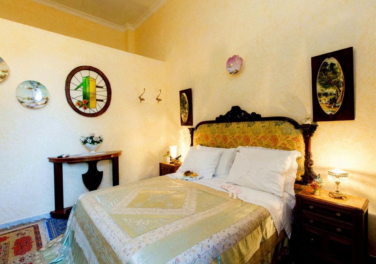 Atmosfere Del Centro Storico Couette-café Naples