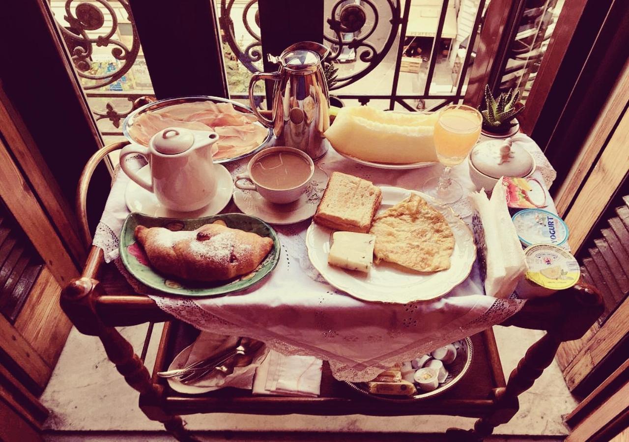 Atmosfere Del Centro Storico Couette-café 3*