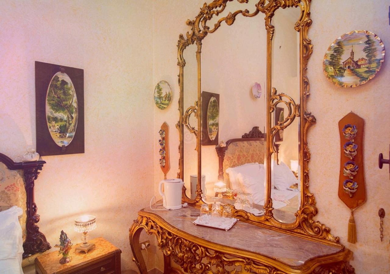 Atmosfere Del Centro Storico Naples