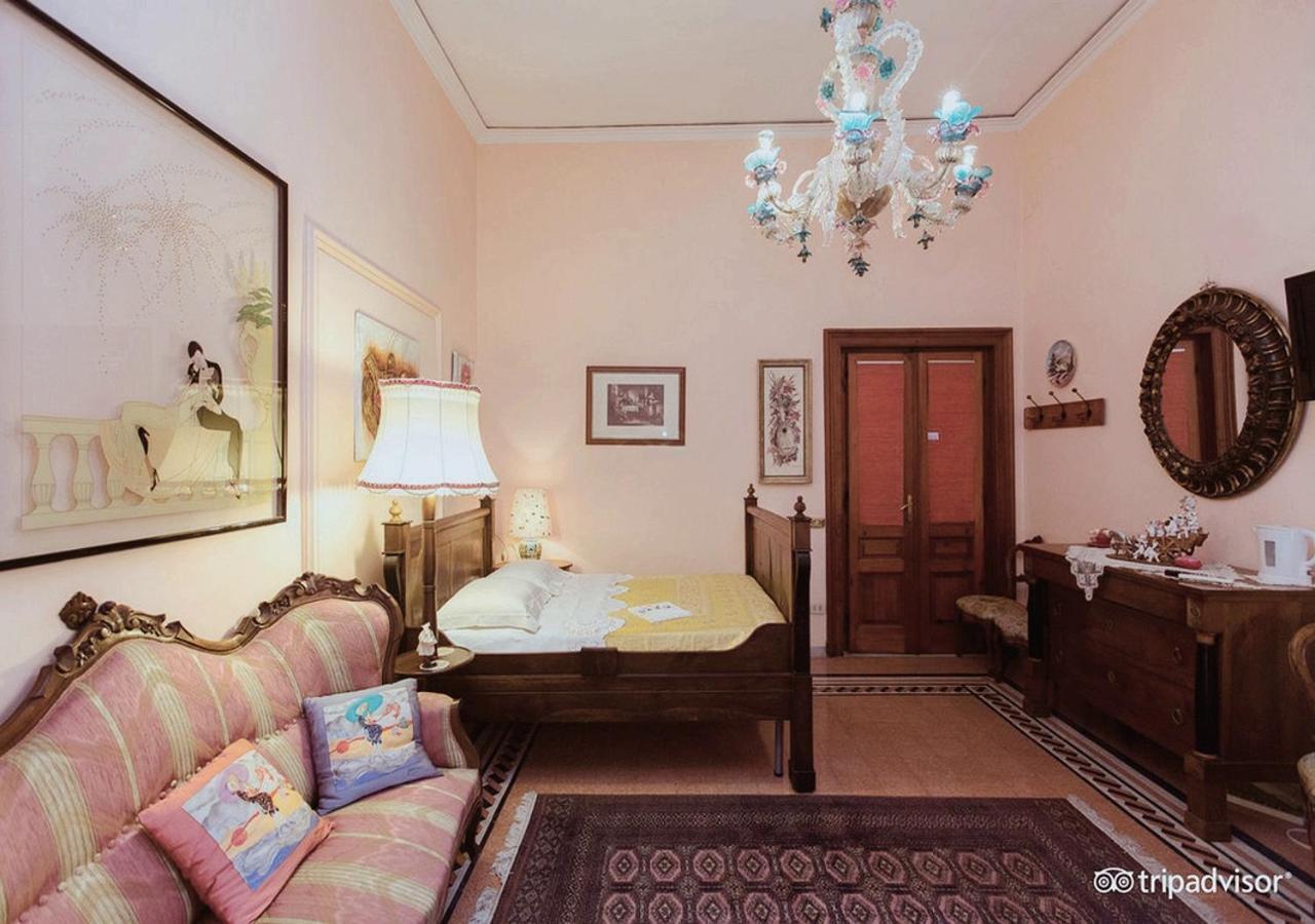 Atmosfere Del Centro Storico Couette-café
